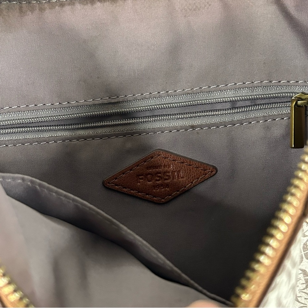 Fossil Skylar Crossbody Handbag Leather Womens Purse Gray Logo All Over Print - Picture 5 of 8